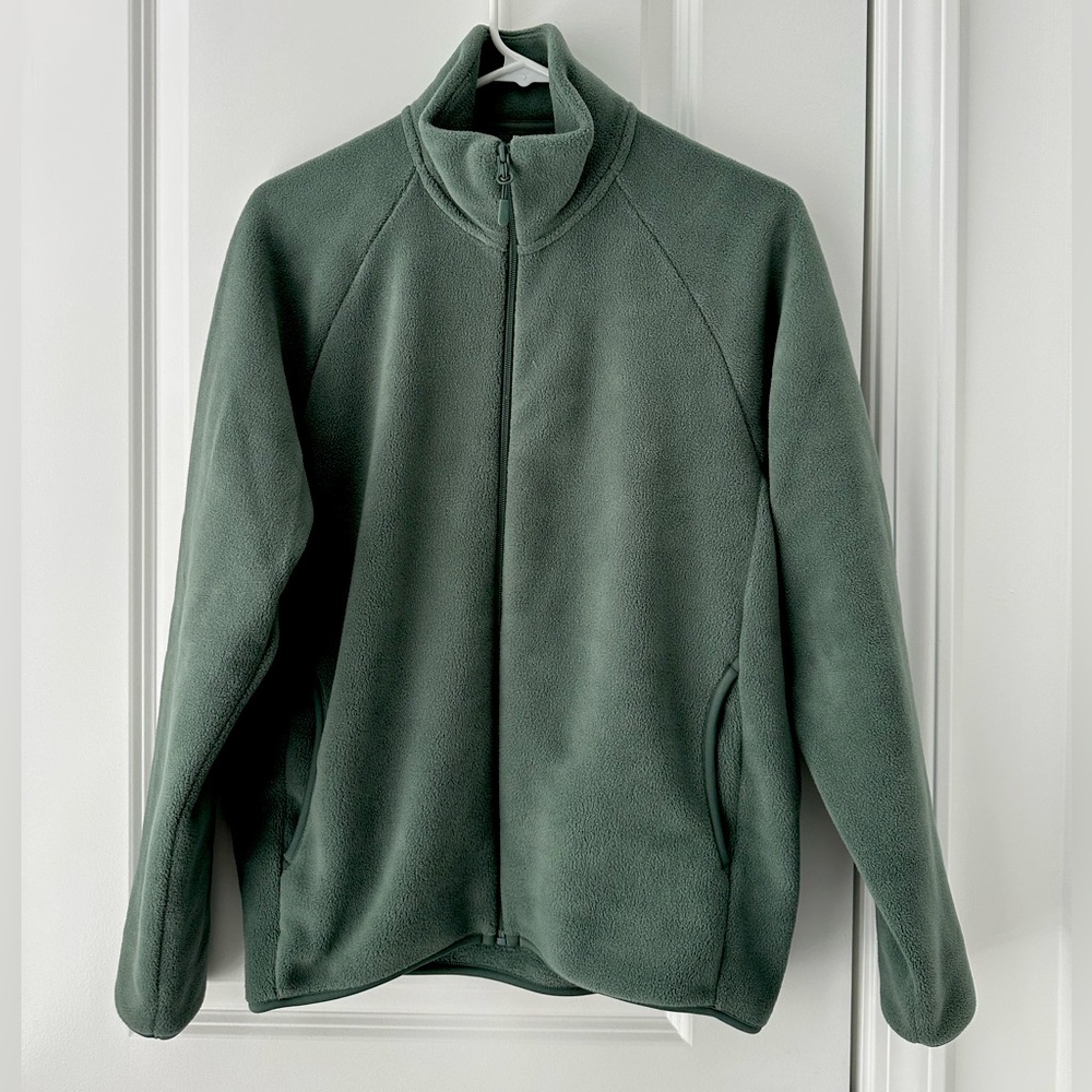 Uniqlo size XS worn couple of times , not my style